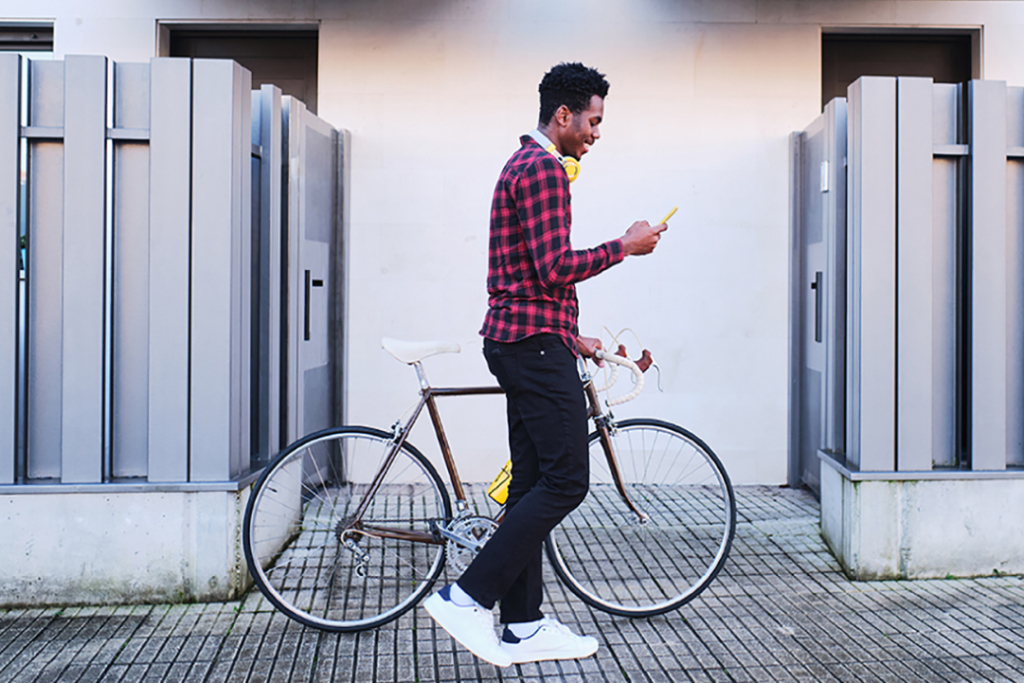 AI customer feedback analysis: Why human oversight still matters